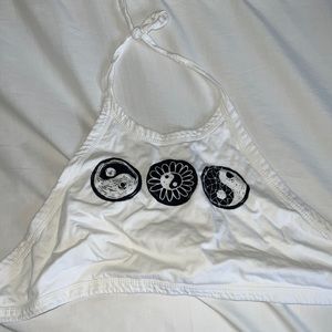 Small yin yang crop top